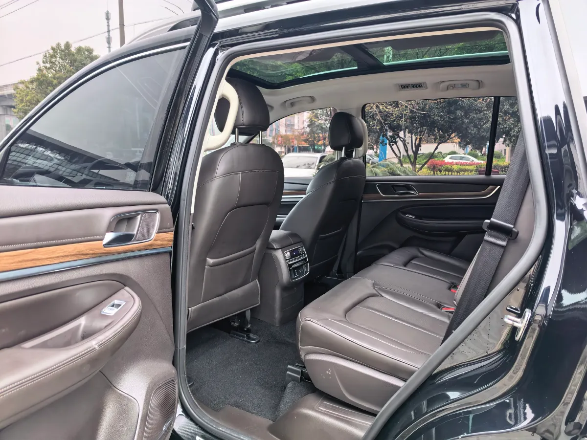 2019 Roewe RX8 2.0T 222HP L4 6AT,autocango,china used car exporter,china ev exporter,chinese used car exporter,chinese used ev exporter