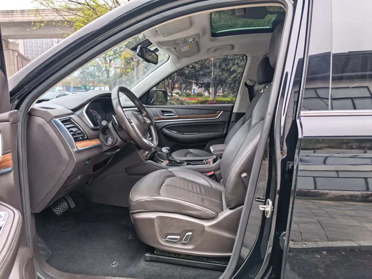 2019 Roewe RX8 2.0T 222HP L4 6AT,autocango,china used car exporter,china ev exporter,chinese used car exporter,chinese used ev exporter