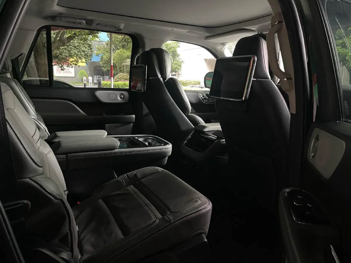 2022 Lincoln Navigator 3.5T 415HP V6 10AT,autocango,china used car exporter,china ev exporter,chinese used car exporter,chinese used ev exporter