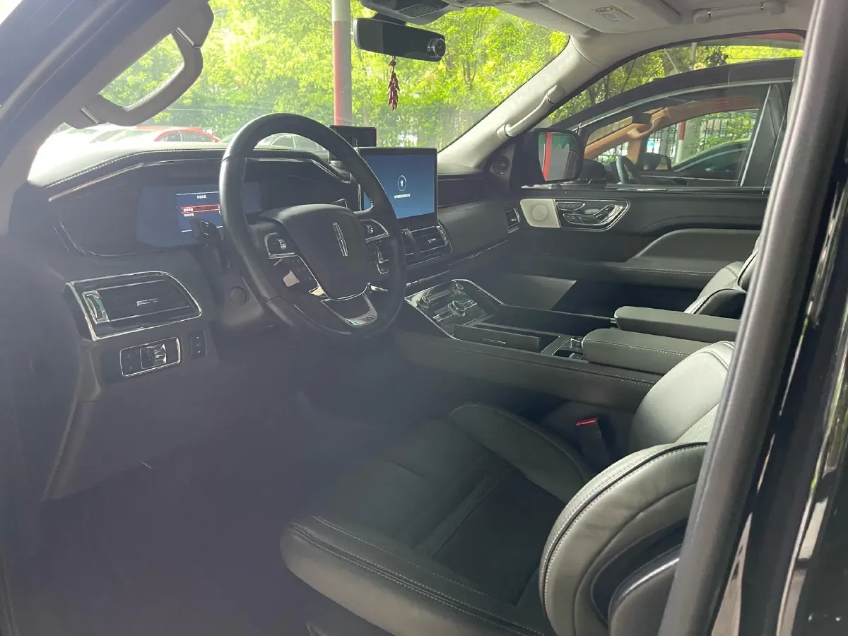 2022 Lincoln Navigator 3.5T 415HP V6 10AT,autocango,china used car exporter,china ev exporter,chinese used car exporter,chinese used ev exporter