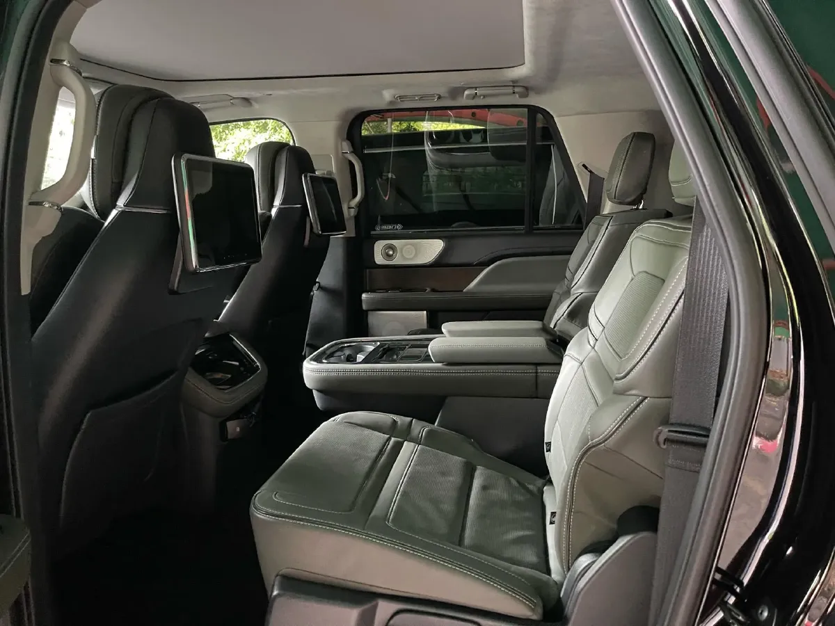 2022 Lincoln Navigator 3.5T 415HP V6 10AT,autocango,china used car exporter,china ev exporter,chinese used car exporter,chinese used ev exporter