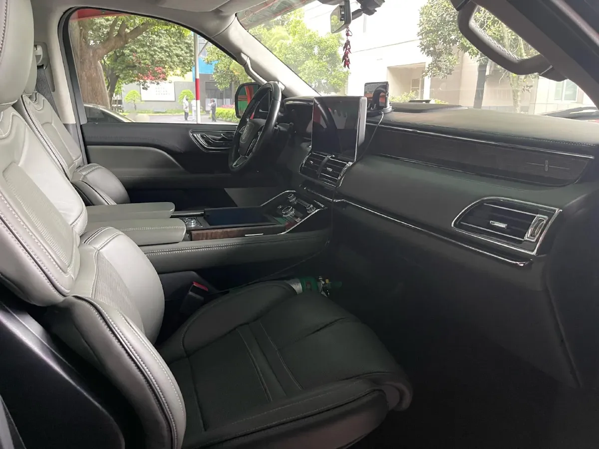 2022 Lincoln Navigator 3.5T 415HP V6 10AT,autocango,china used car exporter,china ev exporter,chinese used car exporter,chinese used ev exporter