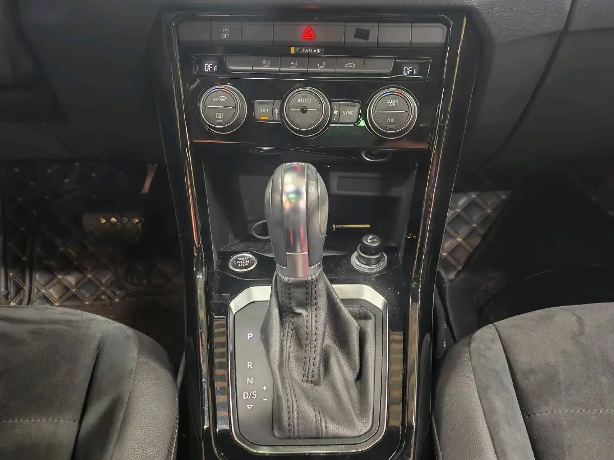 2019 Volkswagen T-Roc 1.4T 150HP L4 7DCT,autocango,china used car exporter,china ev exporter,chinese used car exporter,chinese used ev exporter