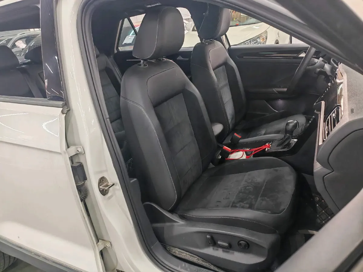 2019 Volkswagen T-Roc 1.4T 150HP L4 7DCT,autocango,china used car exporter,china ev exporter,chinese used car exporter,chinese used ev exporter