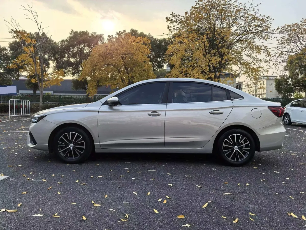 2021 Roewe i5 1.5L 120HP L4 CVT,autocango,china used car exporter,china ev exporter,chinese used car exporter,chinese used ev exporter