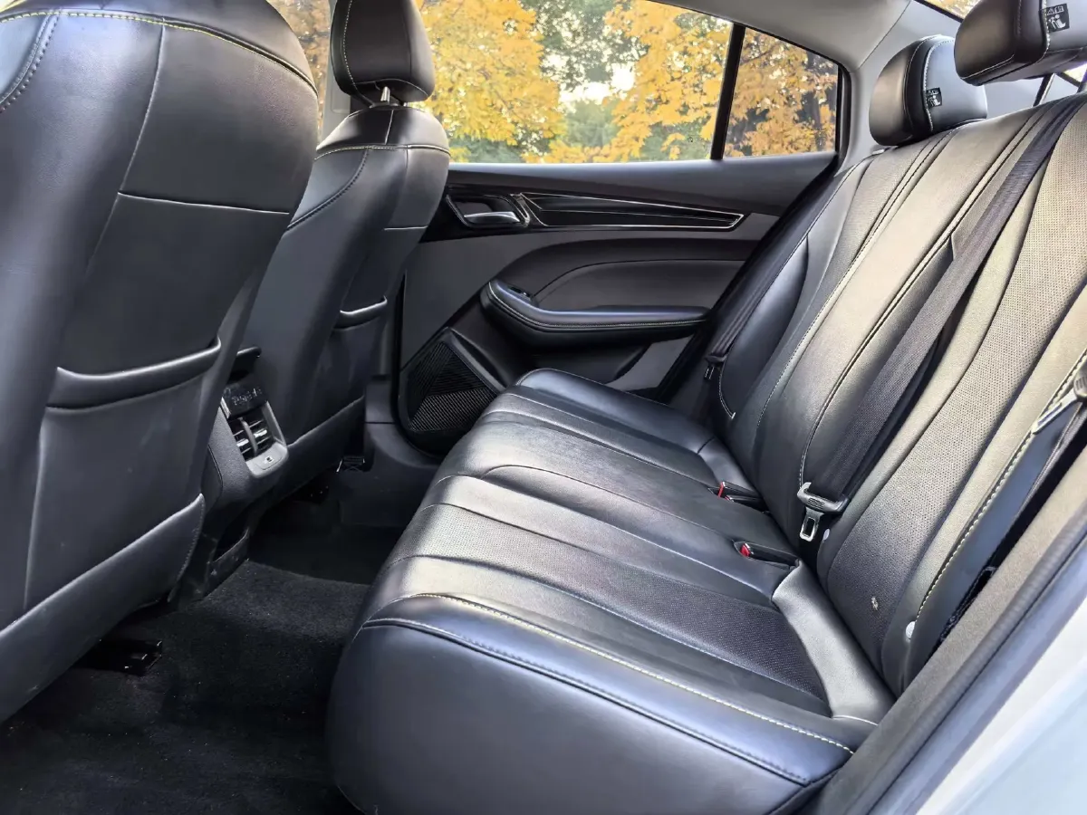 2021 Roewe i5 1.5L 120HP L4 CVT,autocango,china used car exporter,china ev exporter,chinese used car exporter,chinese used ev exporter