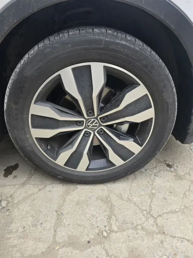 2024 Volkswagen Tiguan L 2.0T 186HP L4 7DCT,autocango,china used car exporter,china ev exporter,chinese used car exporter,chinese used ev exporter