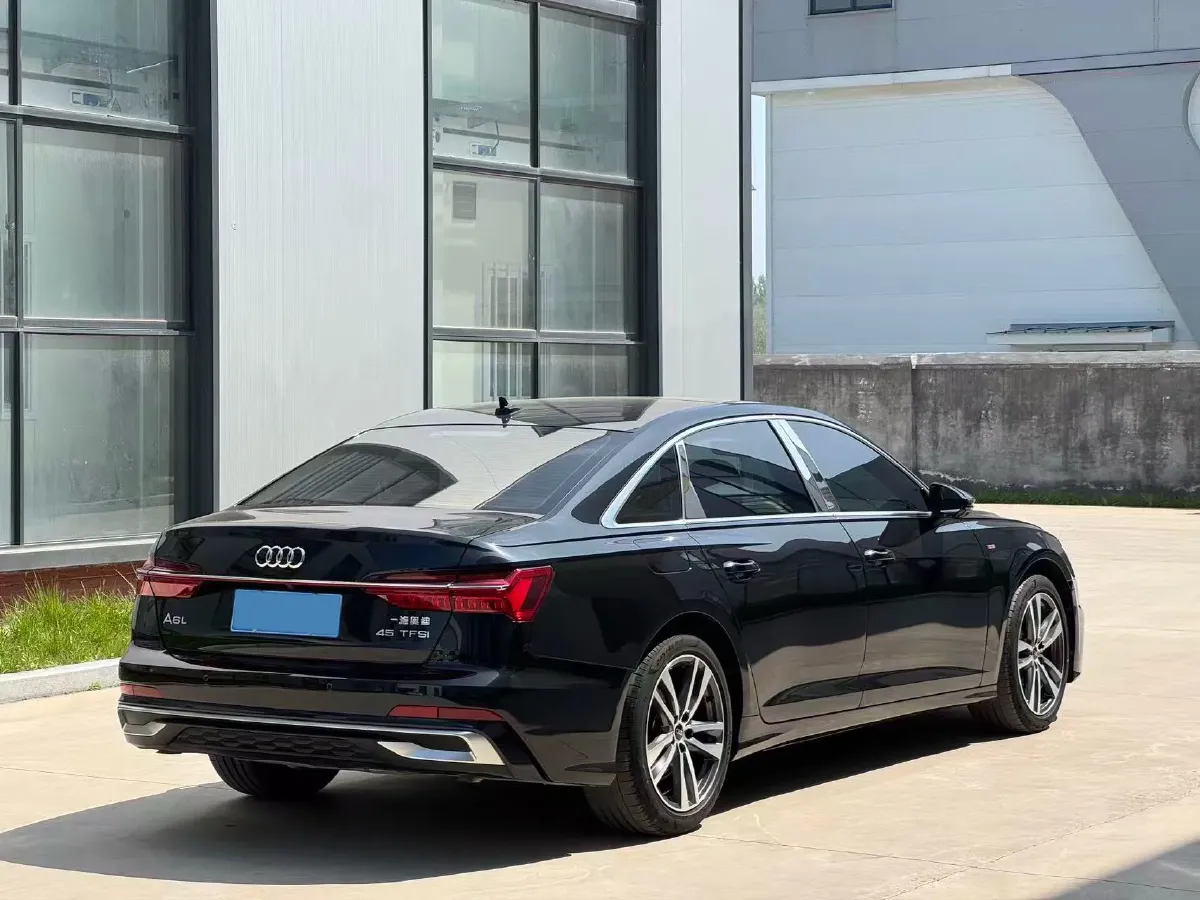 2024 Audi A6L 2.0T 190HP L4 7DCT,autocango,china used car exporter,china ev exporter,chinese used car exporter,chinese used ev exporter
