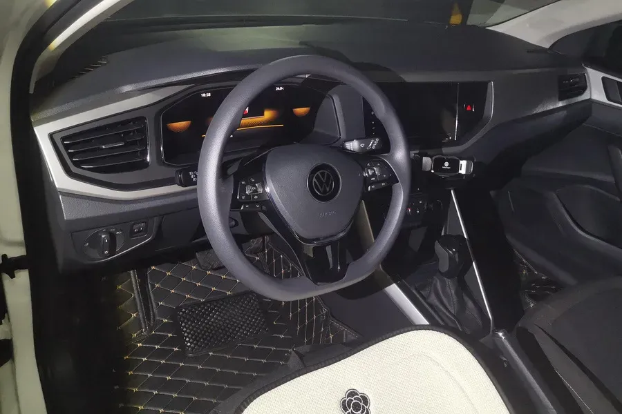 2023 Volkswagen Polo 1.5L 110HP L4 6AT,autocango,china used car exporter,china ev exporter,chinese used car exporter,chinese used ev exporter