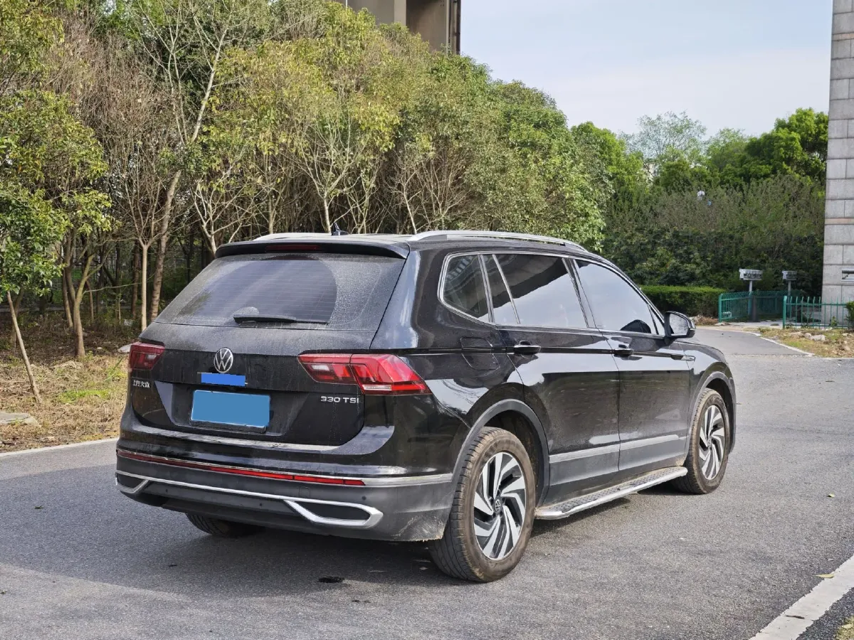 2023 Volkswagen Tiguan L 2.0T 186HP L4 7DCT,autocango,china used car exporter,china ev exporter,chinese used car exporter,chinese used ev exporter