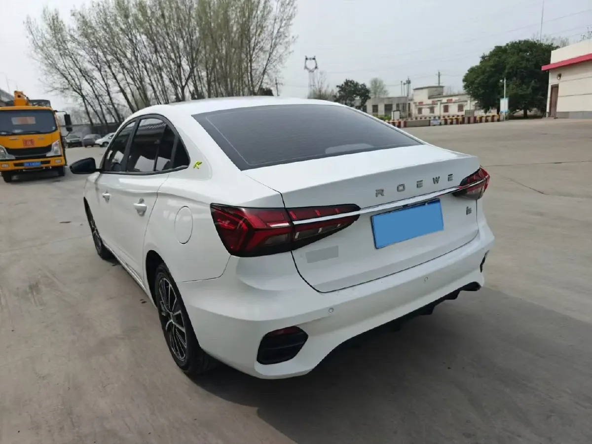 2021 Roewe i5 1.5L 120HP L4 5MT,autocango,china used car exporter,china ev exporter,chinese used car exporter,chinese used ev exporter