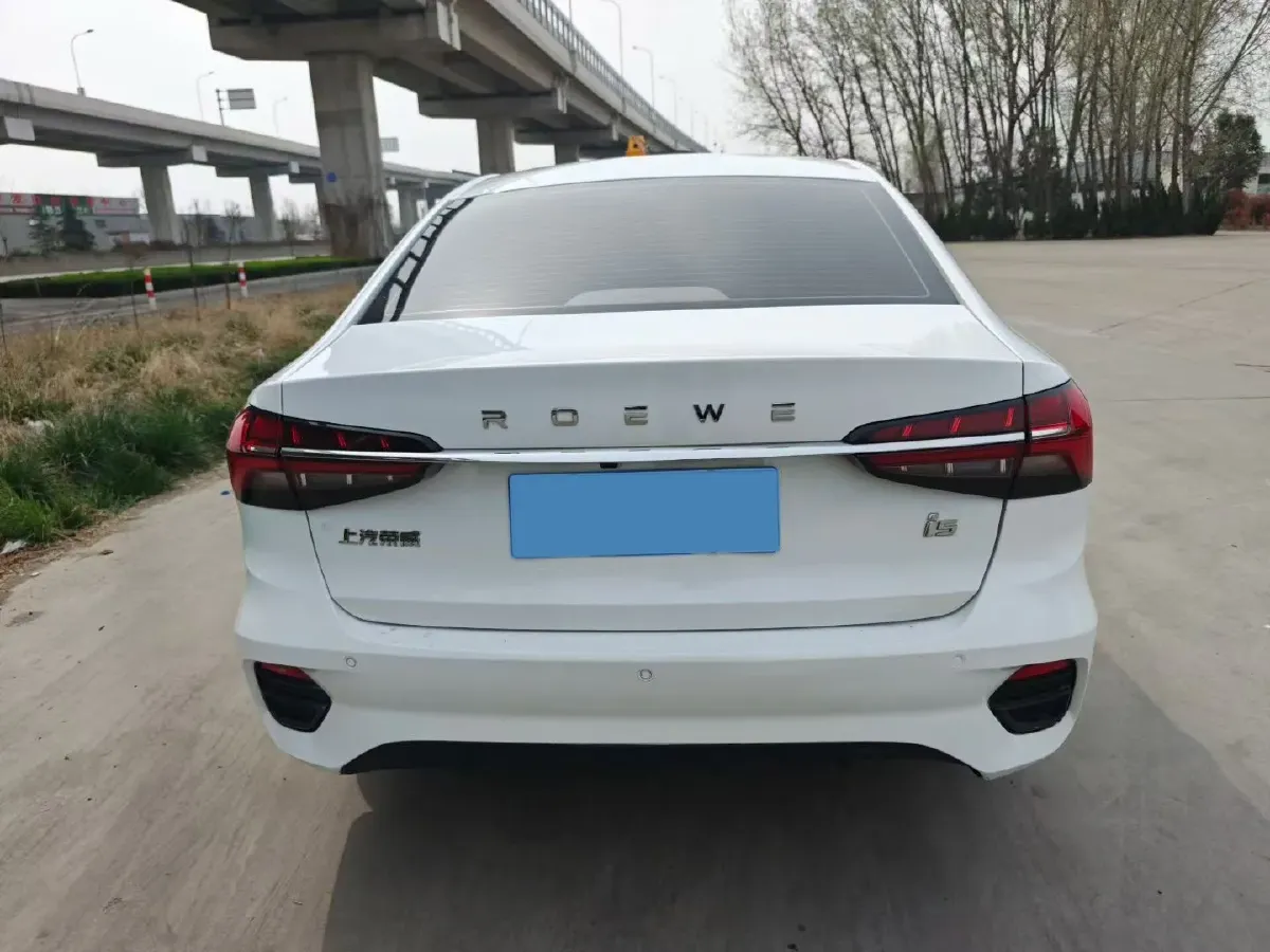2021 Roewe i5 1.5L 120HP L4 5MT,autocango,china used car exporter,china ev exporter,chinese used car exporter,chinese used ev exporter