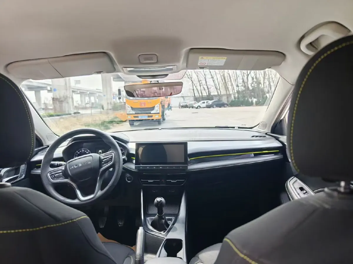 2021 Roewe i5 1.5L 120HP L4 5MT,autocango,china used car exporter,china ev exporter,chinese used car exporter,chinese used ev exporter