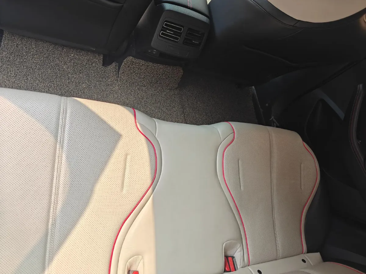 2022 Roewe RX5 MAX 1.5T 181HP L4 6AT,autocango,china used car exporter,china ev exporter,chinese used car exporter,chinese used ev exporter