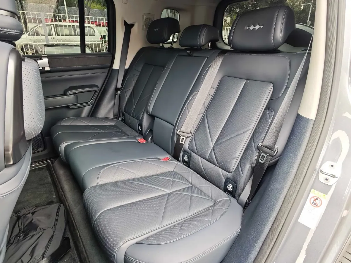 2023 FangChengBao Bao 5 1.5T 194HP L4 E-CVT PHEV 31.8KWH,autocango,china used car exporter,china ev exporter,chinese used car exporter,chinese used ev exporter