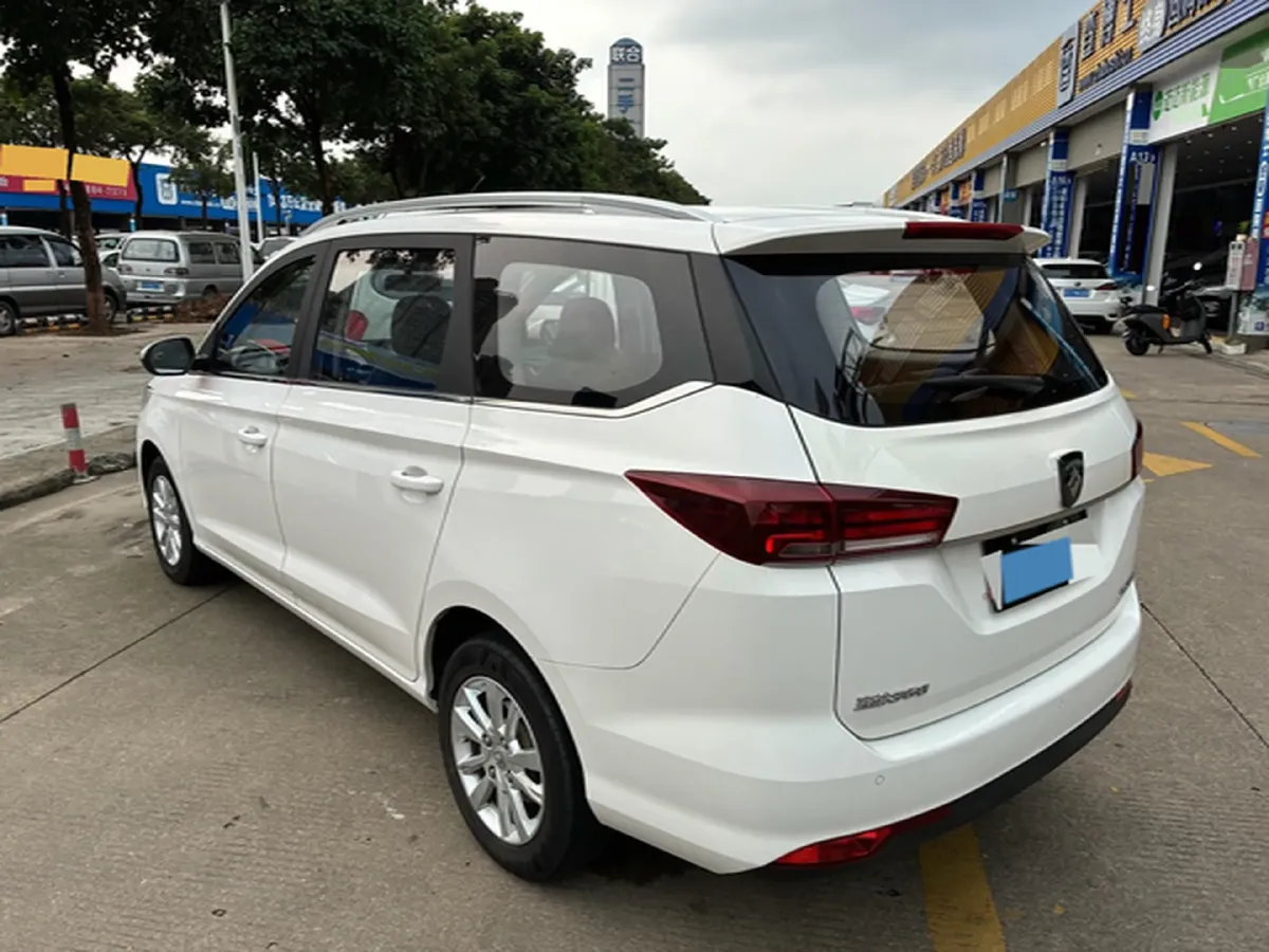 2019 BaoJun 360 1.5L 105HP L4 6MT,autocango,china used car exporter,china ev exporter,chinese used car exporter,chinese used ev exporter