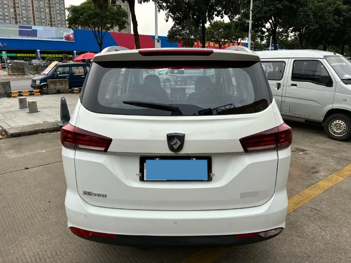 2019 BaoJun 360 1.5L 105HP L4 6MT,autocango,china used car exporter,china ev exporter,chinese used car exporter,chinese used ev exporter