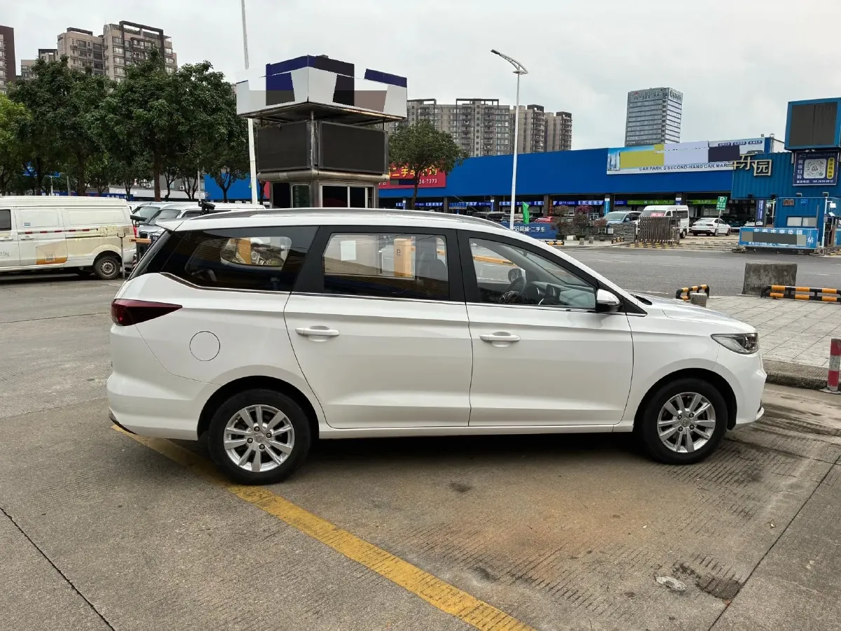 2019 BaoJun 360 1.5L 105HP L4 6MT,autocango,china used car exporter,china ev exporter,chinese used car exporter,chinese used ev exporter
