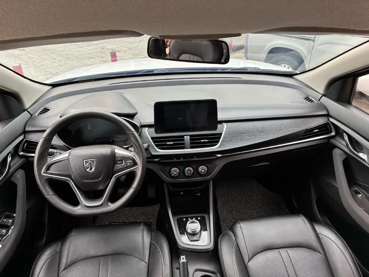 2019 BaoJun 360 1.5L 105HP L4 6MT,autocango,china used car exporter,china ev exporter,chinese used car exporter,chinese used ev exporter