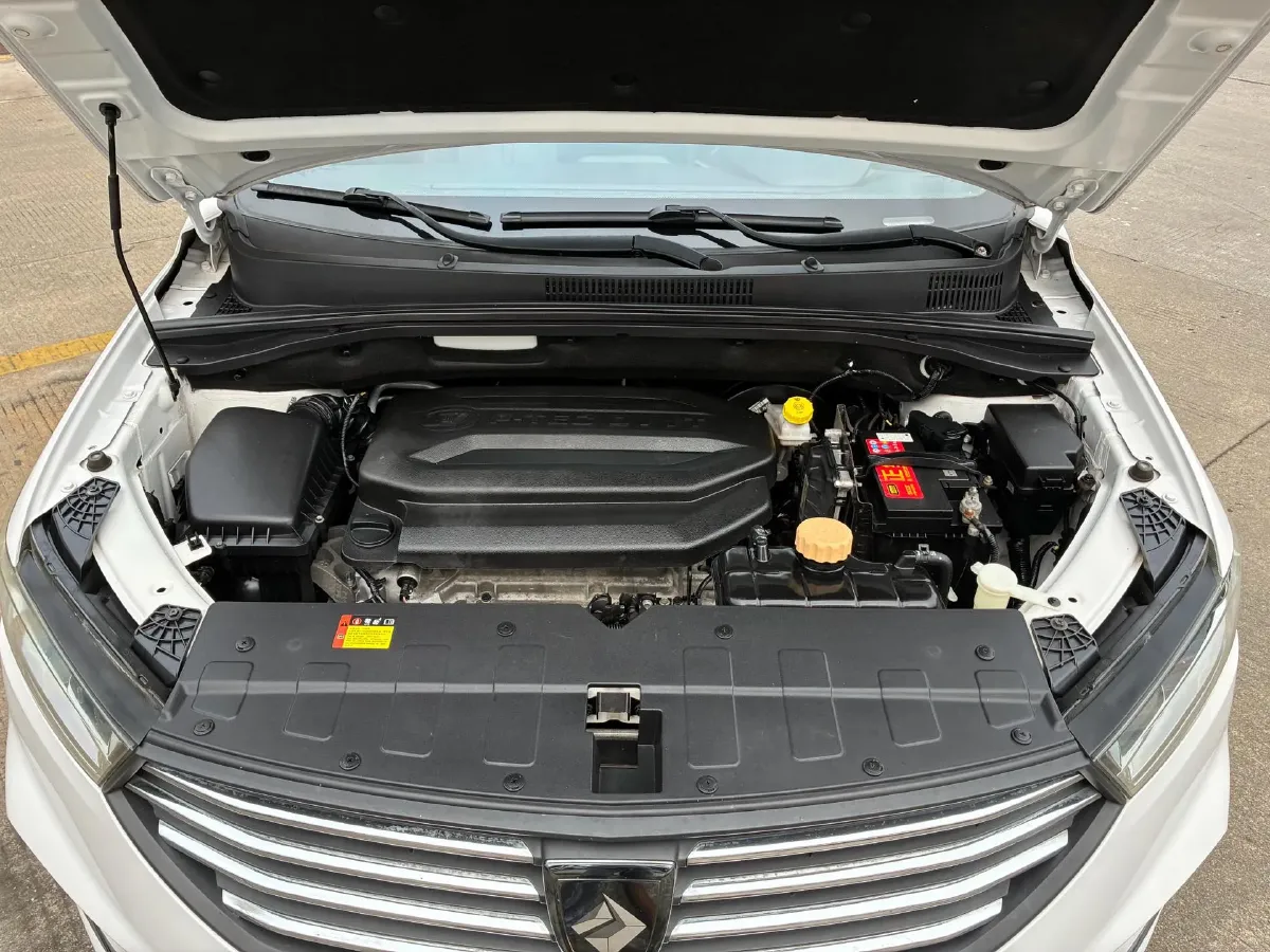 2019 BaoJun 360 1.5L 105HP L4 6MT,autocango,china used car exporter,china ev exporter,chinese used car exporter,chinese used ev exporter