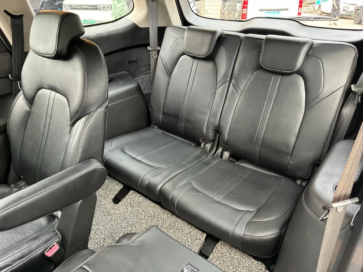 2019 BaoJun 360 1.5L 105HP L4 6MT,autocango,china used car exporter,china ev exporter,chinese used car exporter,chinese used ev exporter