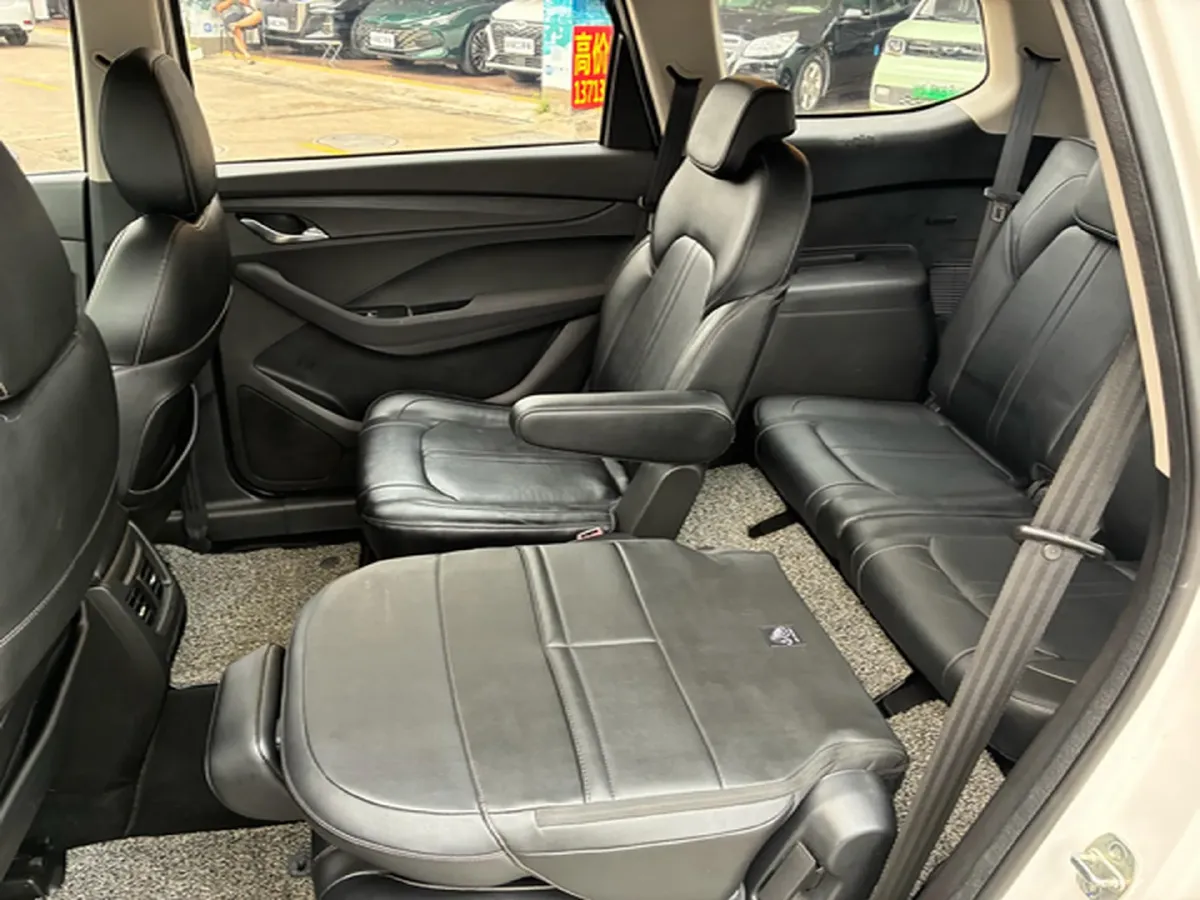 2019 BaoJun 360 1.5L 105HP L4 6MT,autocango,china used car exporter,china ev exporter,chinese used car exporter,chinese used ev exporter