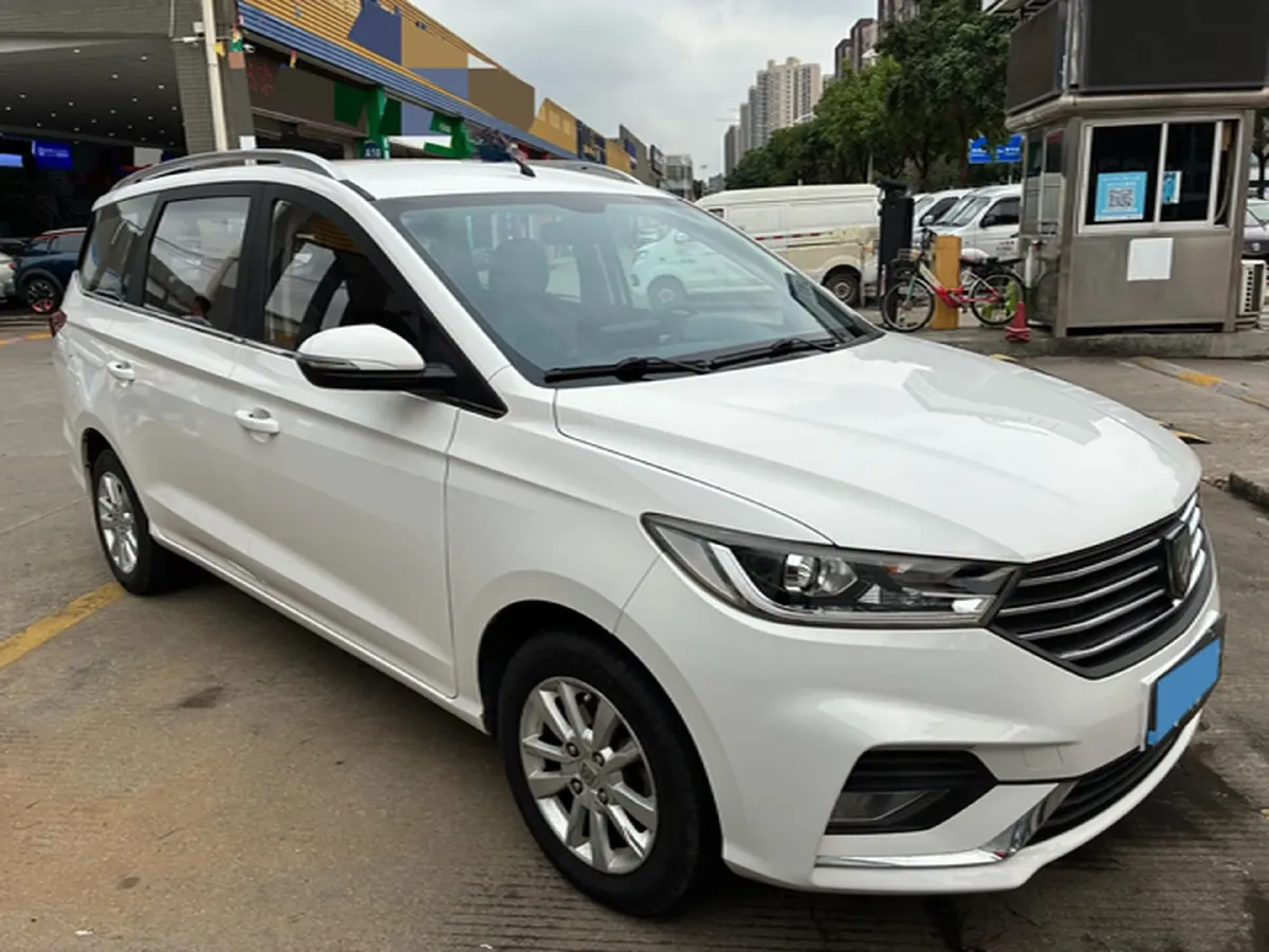2019 BaoJun 360 1.5L 105HP L4 6MT,autocango,china used car exporter,china ev exporter,chinese used car exporter,chinese used ev exporter