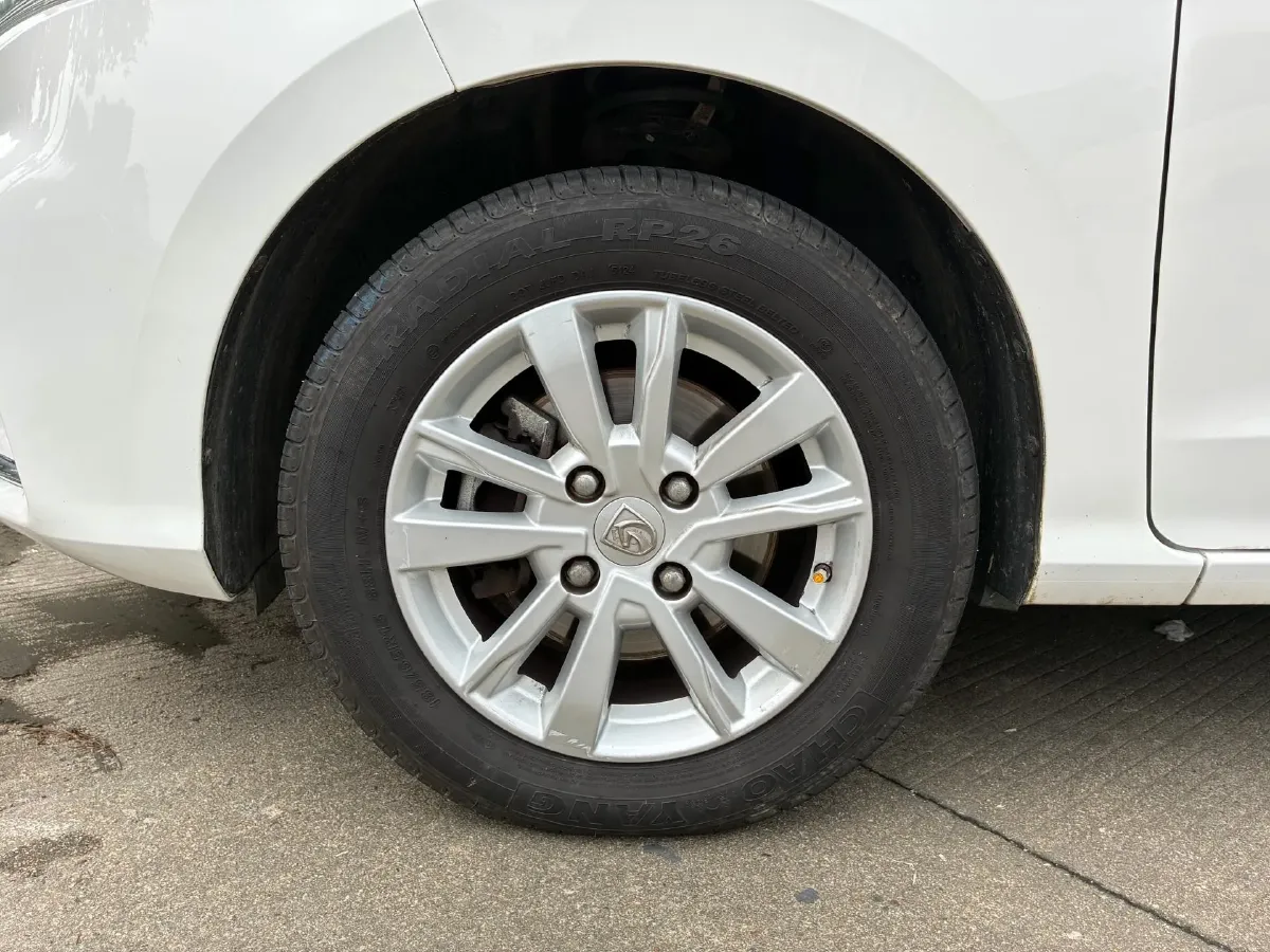 2019 BaoJun 360 1.5L 105HP L4 6MT,autocango,china used car exporter,china ev exporter,chinese used car exporter,chinese used ev exporter