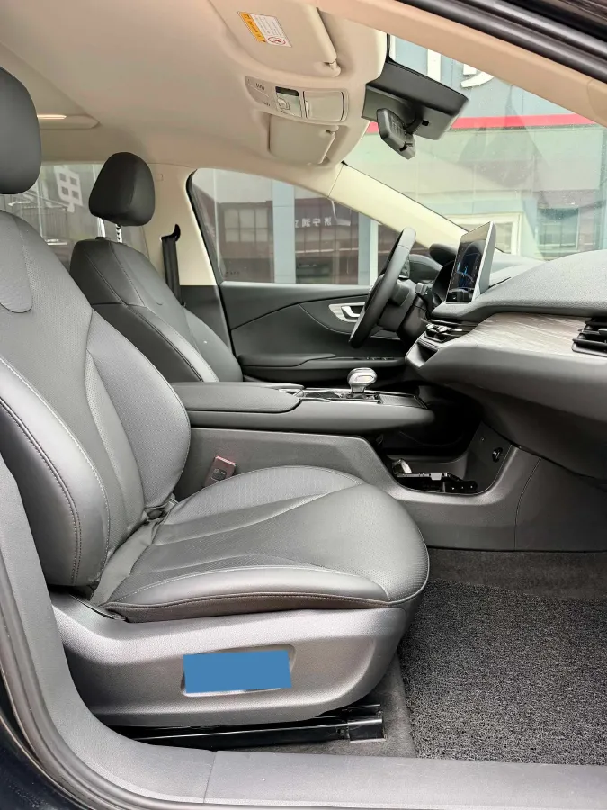 2024 HongQi E-QM5 BEV 60KWH,autocango,china used car exporter,china ev exporter,chinese used car exporter,chinese used ev exporter