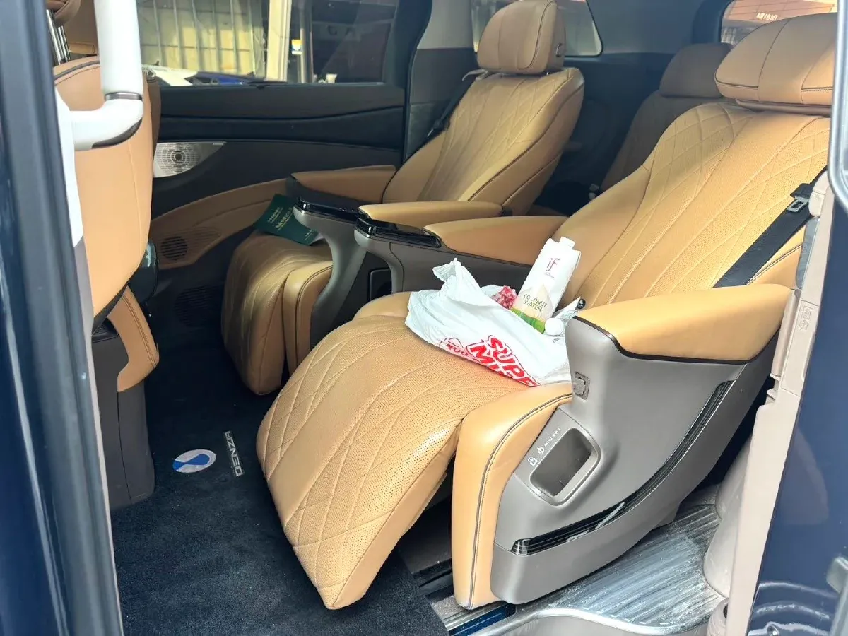 2022 BMW X2 2.0T 192HP L4 8AT,autocango,china used car exporter,china ev exporter,chinese used car exporter,chinese used ev exporter