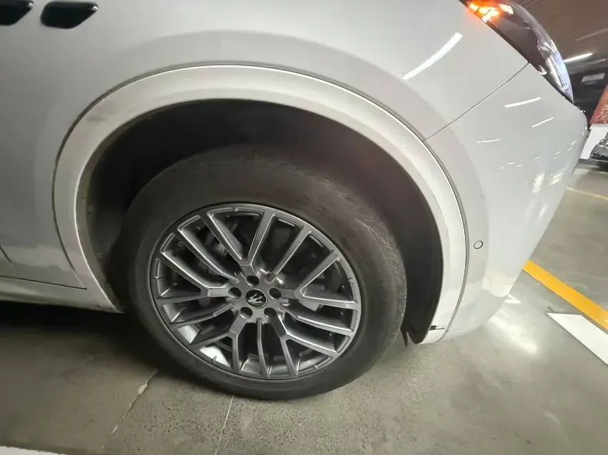 2023 Maserati Grecale 2.0T 300HP L4 8AT,autocango,china used car exporter,china ev exporter,chinese used car exporter,chinese used ev exporter