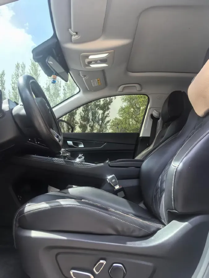 2021 ChangAn UNI-K 2.0T 233HP L4 8AT,autocango,china used car exporter,china ev exporter,chinese used car exporter,chinese used ev exporter