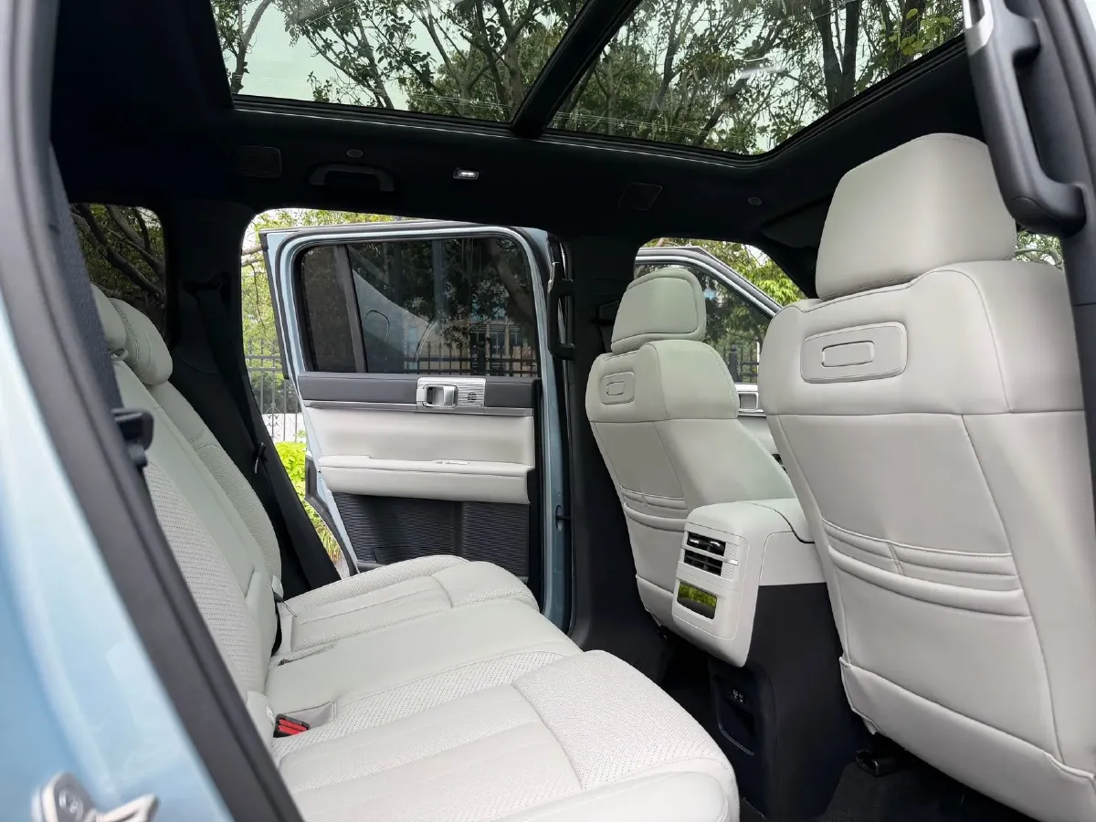 2025 FangChengBao Tai 7 1.5T 156HP L4 E-CVT PHEV,autocango,china used car exporter,china ev exporter,chinese used car exporter,chinese used ev exporter