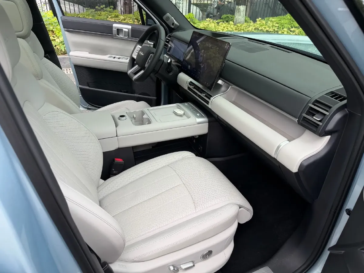 2025 FangChengBao Tai 7 1.5T 156HP L4 E-CVT PHEV,autocango,china used car exporter,china ev exporter,chinese used car exporter,chinese used ev exporter