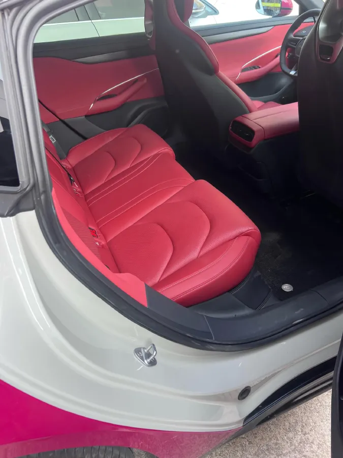 2024 MI SU7 BEV 73.6KWH,autocango,china used car exporter,china ev exporter,chinese used car exporter,chinese used ev exporter