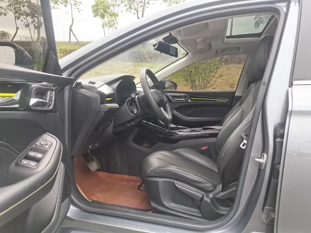 2021 Roewe i5 1.5L 120HP L4 CVT,autocango,china used car exporter,china ev exporter,chinese used car exporter,chinese used ev exporter