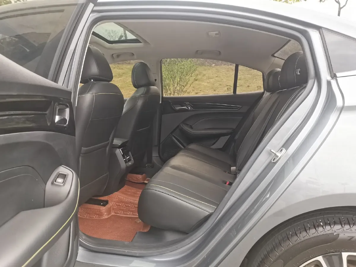 2021 Roewe i5 1.5L 120HP L4 CVT,autocango,china used car exporter,china ev exporter,chinese used car exporter,chinese used ev exporter