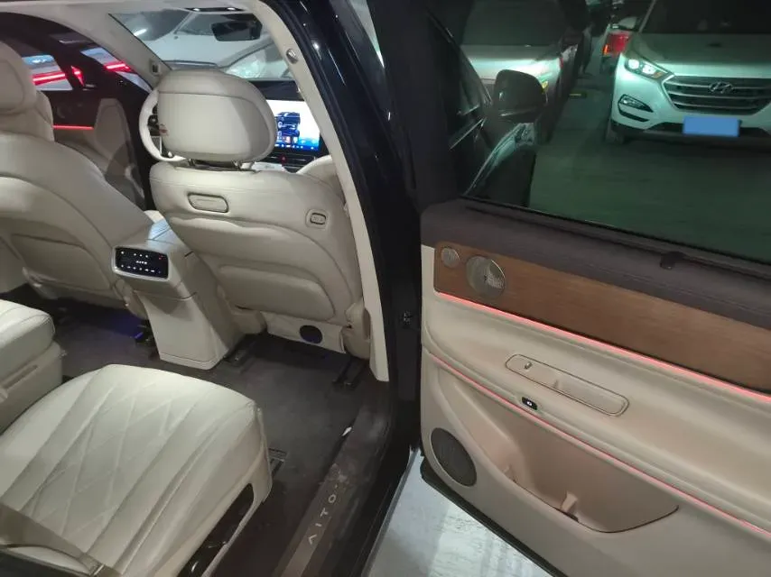 2024 AITO AITO M9 1.5T 152HP L4 REEV 42KWH,autocango,china used car exporter,china ev exporter,chinese used car exporter,chinese used ev exporter