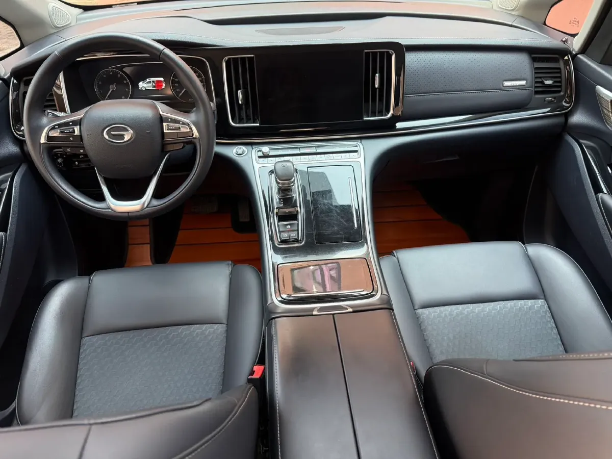 2021 GAC Trumpchi M8 2.0T 252HP L4 8AT,autocango,china used car exporter,china ev exporter,chinese used car exporter,chinese used ev exporter