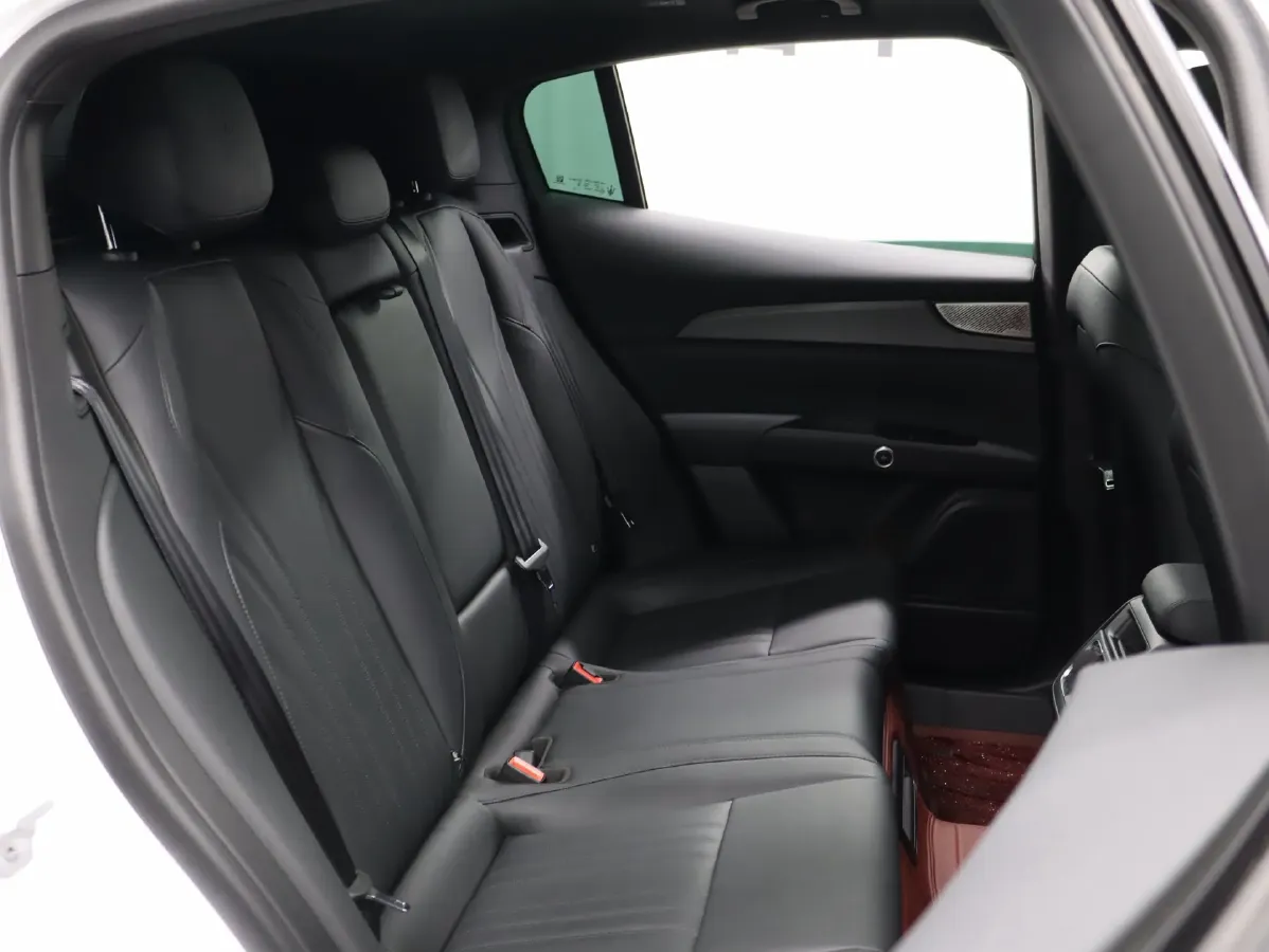 2023 Maserati Grecale 2.0T 300HP L4 8AT,autocango,china used car exporter,china ev exporter,chinese used car exporter,chinese used ev exporter