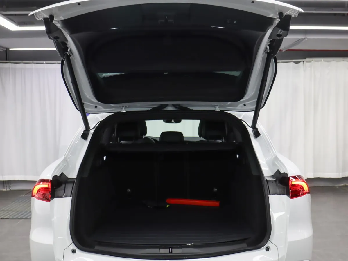 2023 Maserati Grecale 2.0T 300HP L4 8AT,autocango,china used car exporter,china ev exporter,chinese used car exporter,chinese used ev exporter