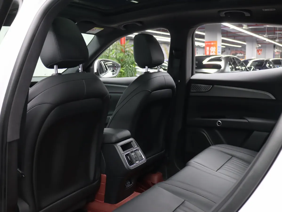 2023 Maserati Grecale 2.0T 300HP L4 8AT,autocango,china used car exporter,china ev exporter,chinese used car exporter,chinese used ev exporter