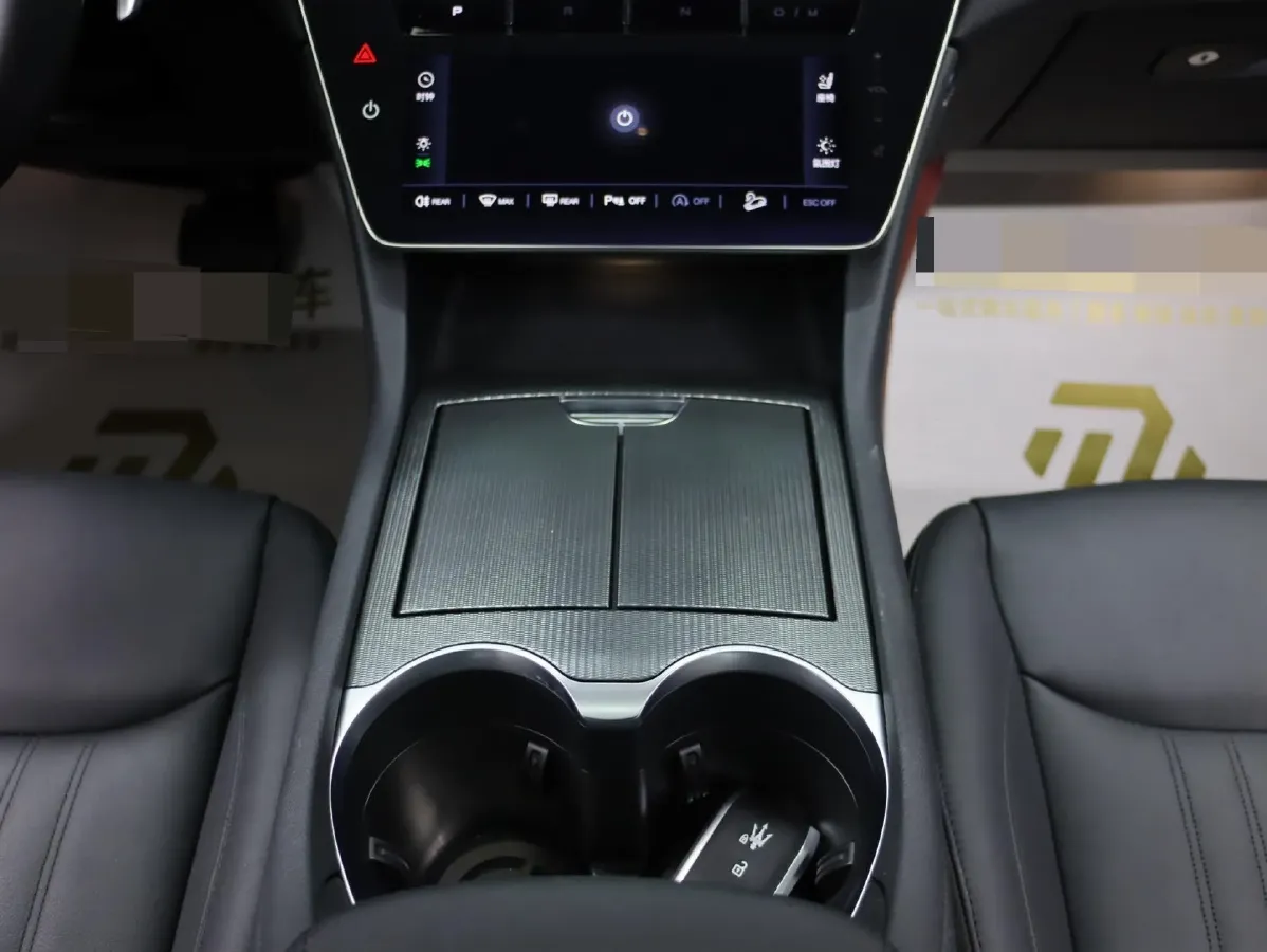 2023 Maserati Grecale 2.0T 300HP L4 8AT,autocango,china used car exporter,china ev exporter,chinese used car exporter,chinese used ev exporter