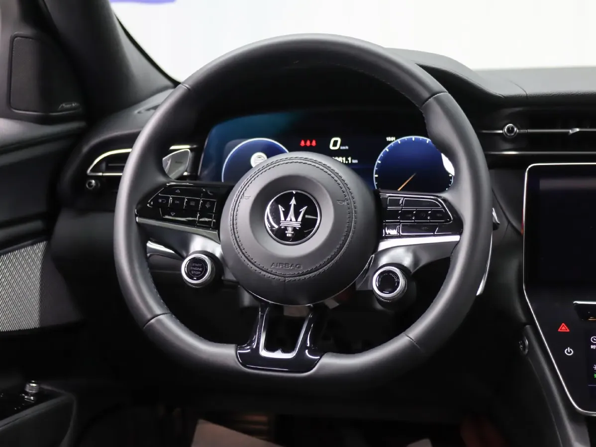 2023 Maserati Grecale 2.0T 300HP L4 8AT,autocango,china used car exporter,china ev exporter,chinese used car exporter,chinese used ev exporter