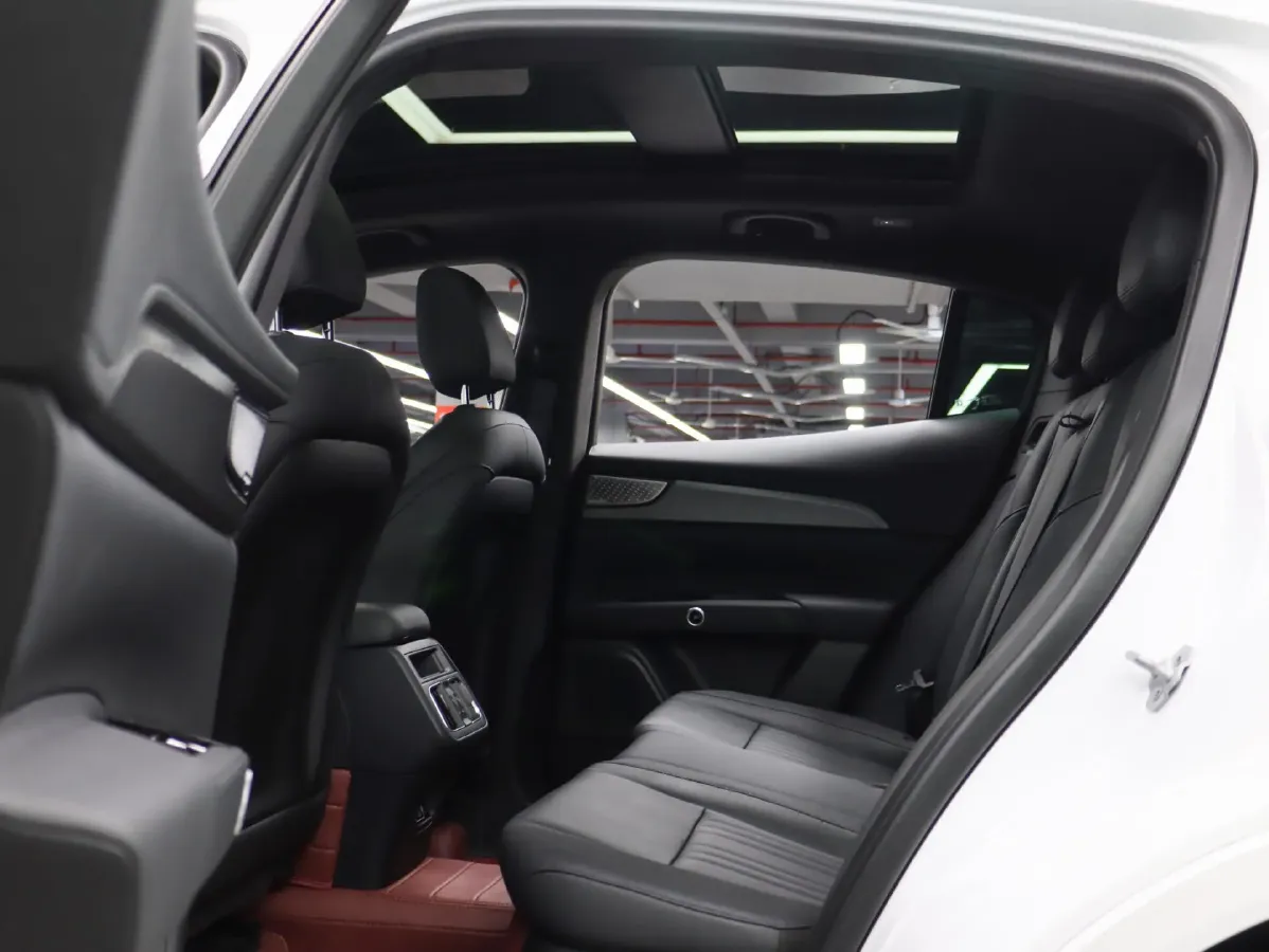 2023 Maserati Grecale 2.0T 300HP L4 8AT,autocango,china used car exporter,china ev exporter,chinese used car exporter,chinese used ev exporter