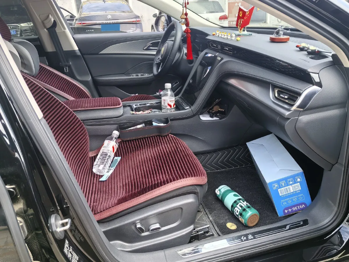 2024 HongQi H5 2.0T 224HP L4 8AT,autocango,china used car exporter,china ev exporter,chinese used car exporter,chinese used ev exporter