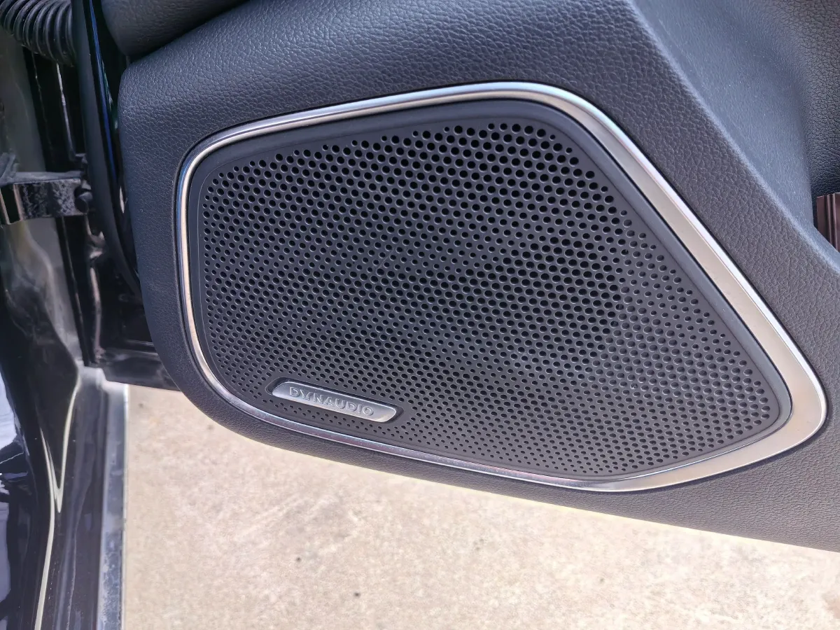 2024 HongQi H5 2.0T 224HP L4 8AT,autocango,china used car exporter,china ev exporter,chinese used car exporter,chinese used ev exporter