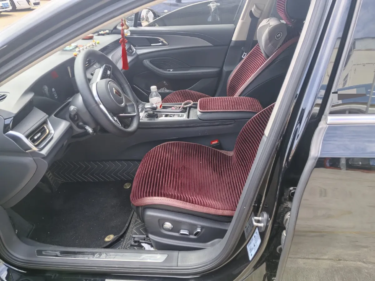 2024 HongQi H5 2.0T 224HP L4 8AT,autocango,china used car exporter,china ev exporter,chinese used car exporter,chinese used ev exporter