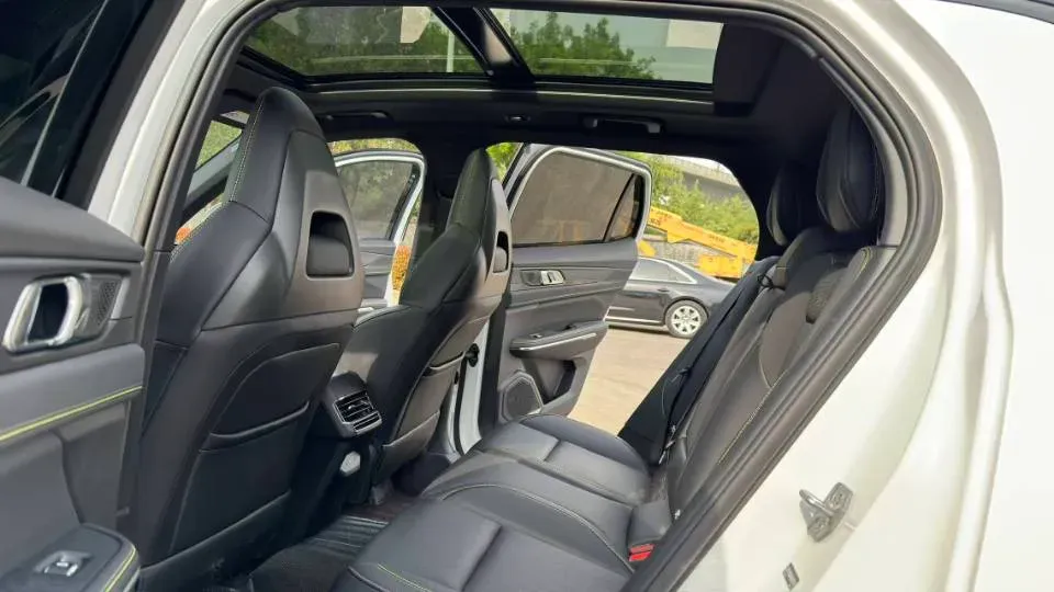 2025 LYNK&CO 01 2.0T 254HP L4 8AT,autocango,china used car exporter,china ev exporter,chinese used car exporter,chinese used ev exporter