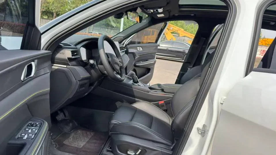 2025 LYNK&CO 01 2.0T 254HP L4 8AT,autocango,china used car exporter,china ev exporter,chinese used car exporter,chinese used ev exporter